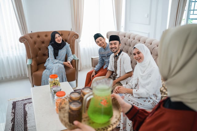 Familia celebrando el Eid al Fitr