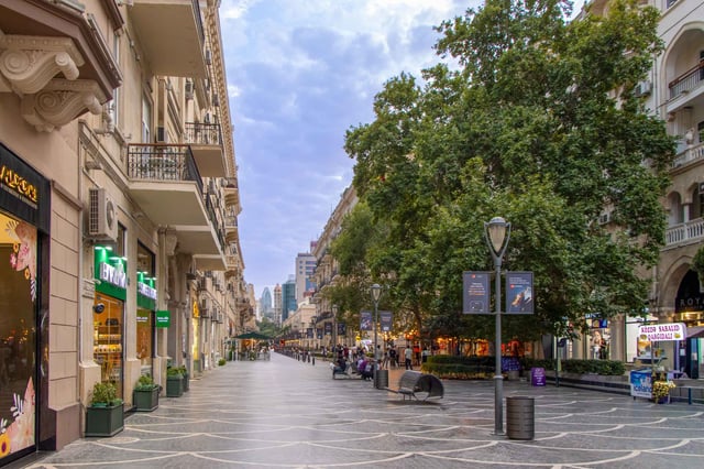 Zona comercial peatonal de la calle Nizami, Bak&uacute;