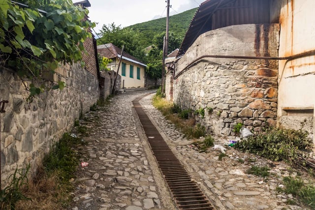 Calle en el casco antiguo de Sheki