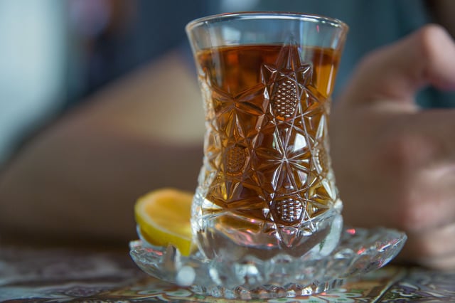 T&eacute; en un vaso azerbaiyano llamado Armudu