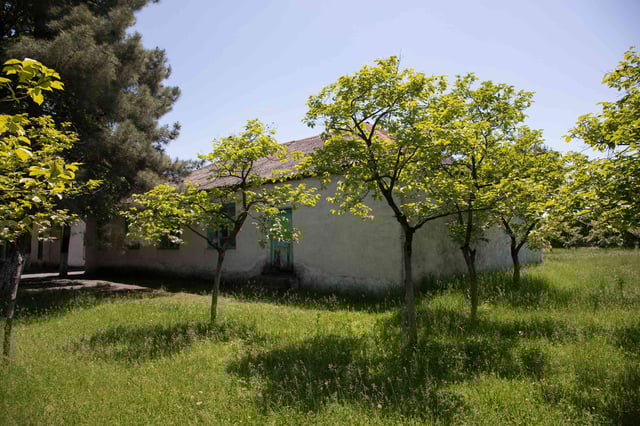 Casa de pueblo con jard&iacute;n, Zaqatala